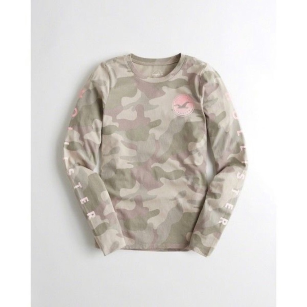 Women’s xs Hollister camo tee